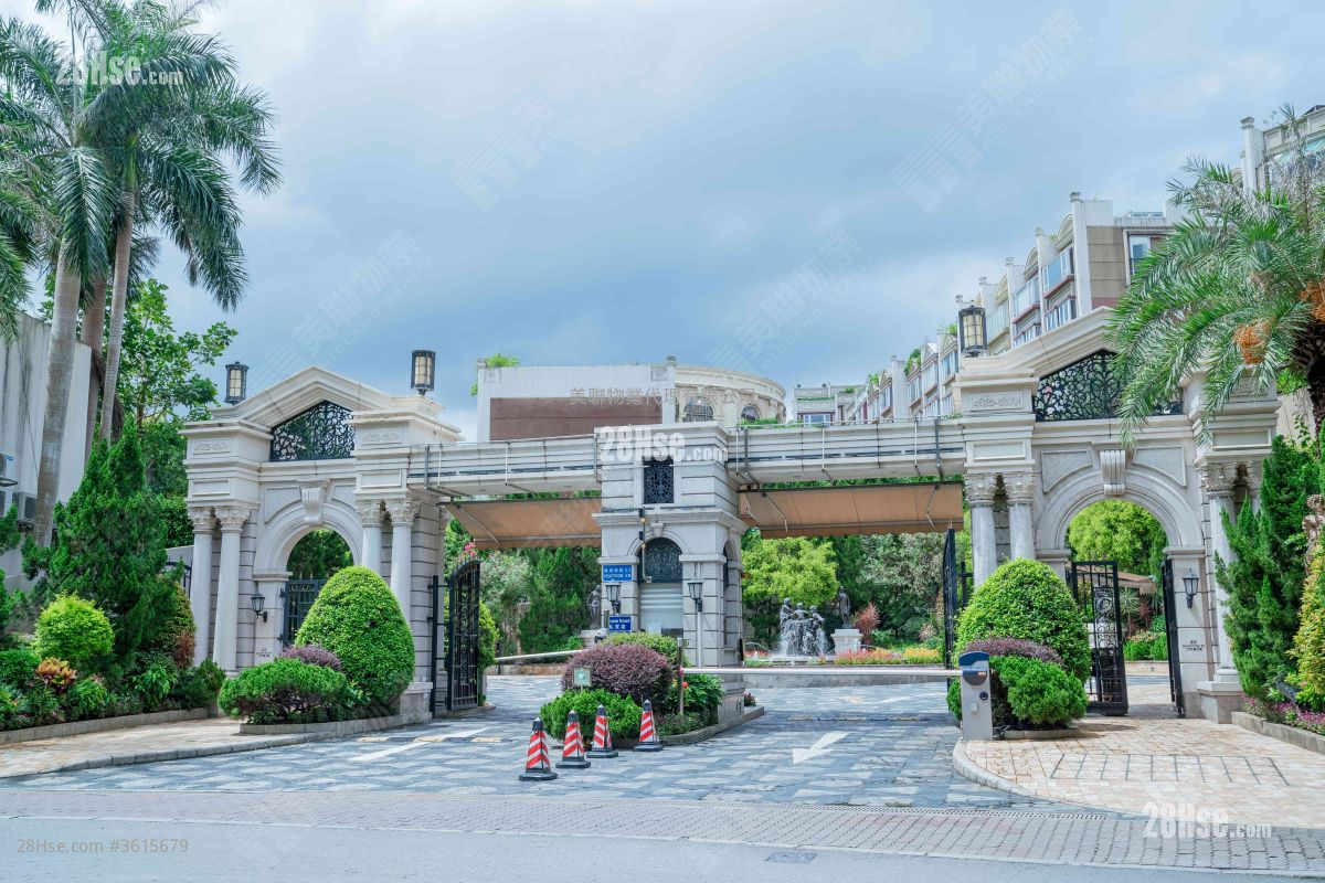 The Beverly Hills Sell 5+ Bedrooms 1,606 ft² ( 149.2 m² ) The Beverly Hills Sell 5+ Bedrooms 1,606 ft² ( 149.2 m² )
