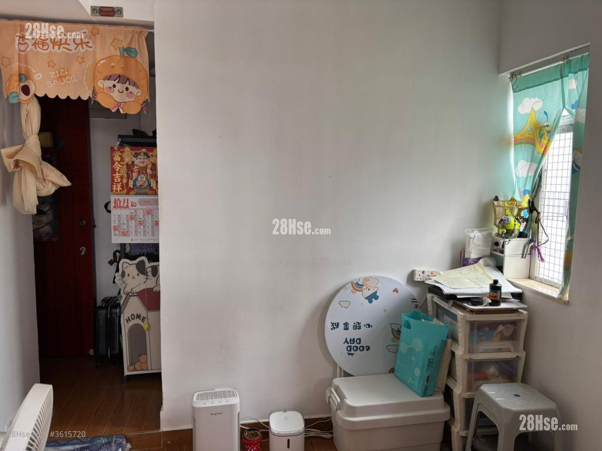 依利大厦 租盘 200 平方尺 ( 18.6 平方米 ) 依利大厦 租盘 200 平方尺 ( 18.6 平方米 )
