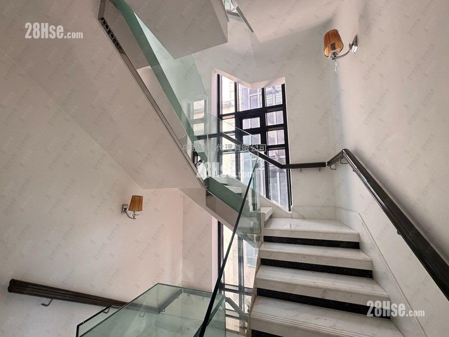 other: King's Park Hill Sell 4 Bedrooms , 5+ Bathrooms 2,207 ft² ( 205.0 m² ) other: King's Park Hill Sell 4 Bedrooms , 5+ Bathrooms 2,207 ft² ( 205.0 m² )