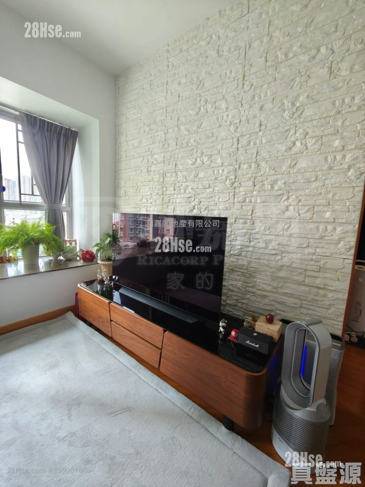 Park Central Sell 2 Bedrooms 465 ft² ( 43.2 m² )