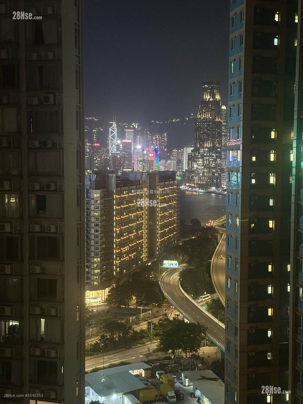 Stars By The Harbour Sell 3 Bedrooms 731 ft² ( 67.9 m² )