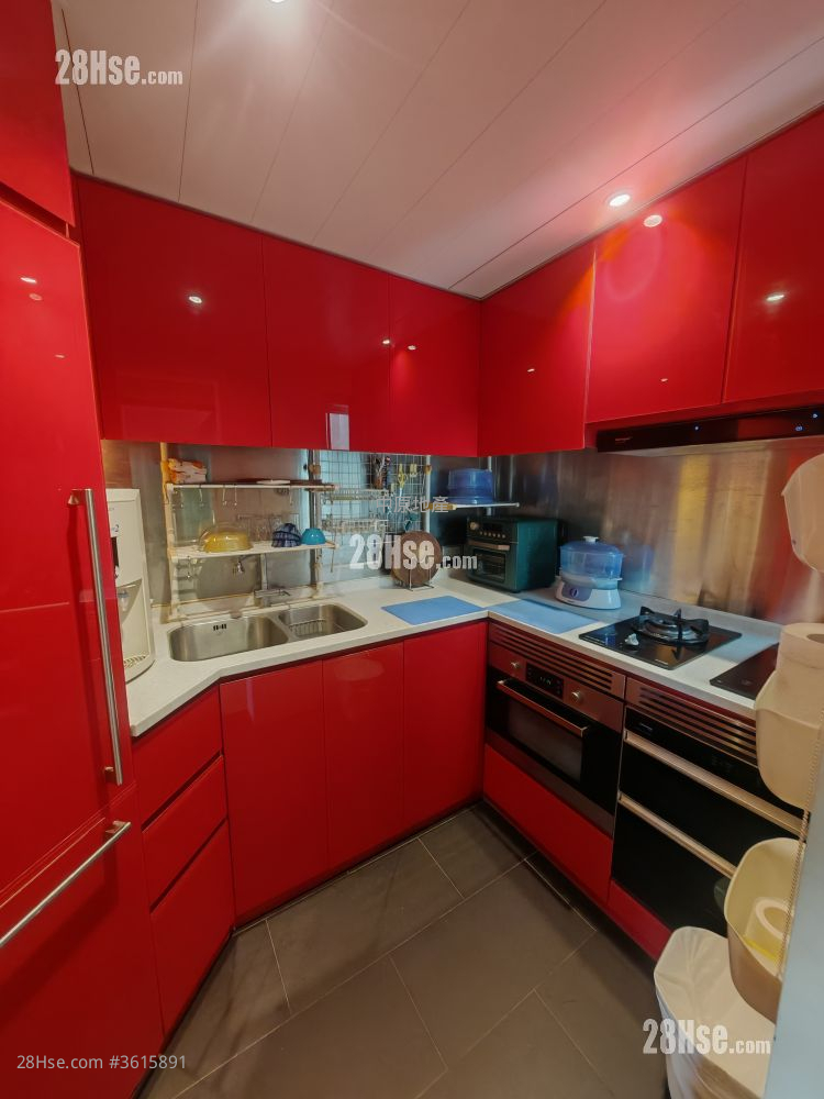 Kingswood Villas Sell 3 Bedrooms , 2 Bathrooms 633 ft² ( 58.8 m² ) Kingswood Villas Sell 3 Bedrooms , 2 Bathrooms 633 ft² ( 58.8 m² )