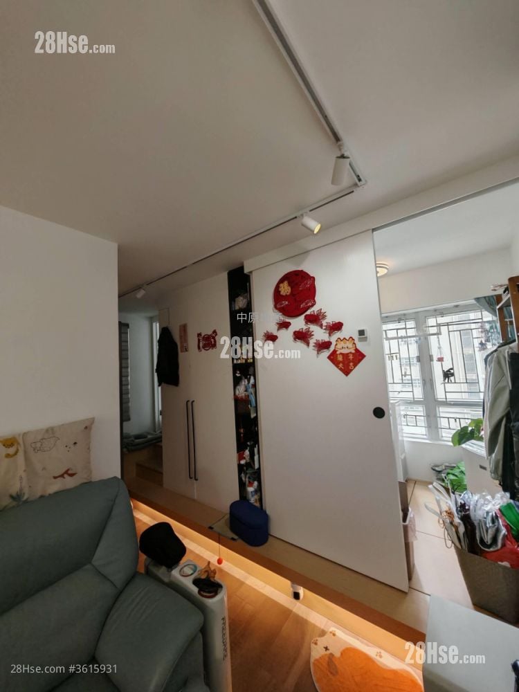 Ping Yan Court Sell 2 Bedrooms , 1 Bathroom 376 ft² ( 34.9 m² ) Ping Yan Court Sell 2 Bedrooms , 1 Bathroom 376 ft² ( 34.9 m² )
