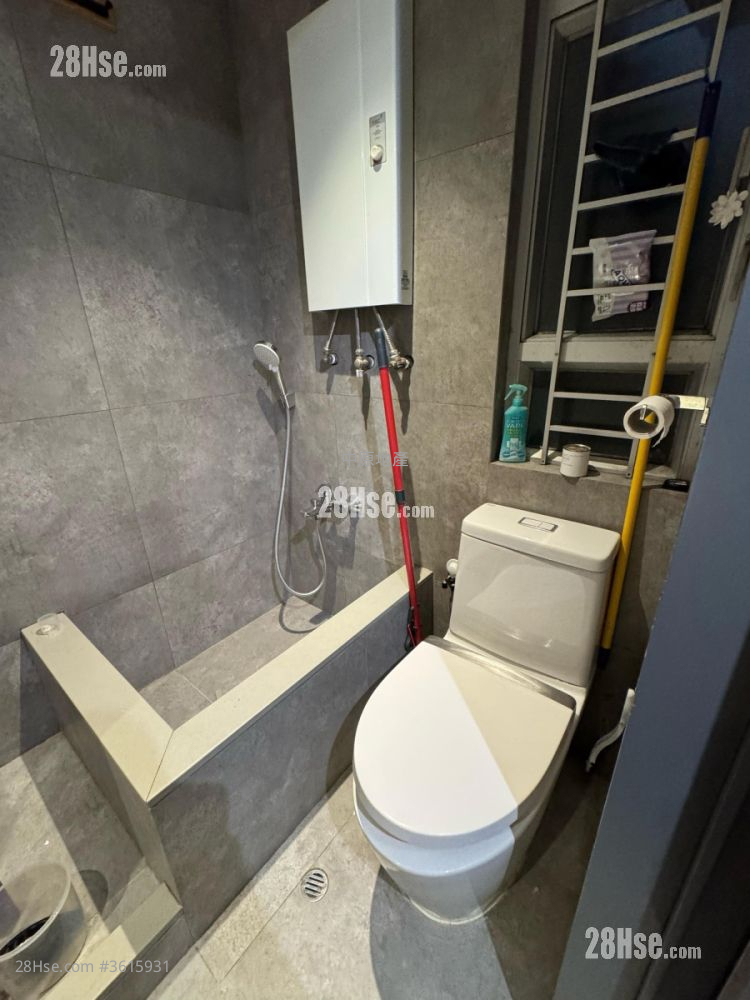 Ping Yan Court Sell 2 Bedrooms , 1 Bathroom 376 ft² ( 34.9 m² ) Ping Yan Court Sell 2 Bedrooms , 1 Bathroom 376 ft² ( 34.9 m² )