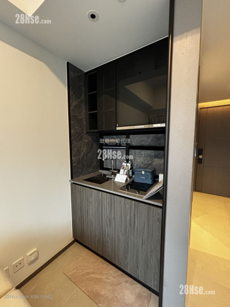 Cullinan Sky Rental Studio , 1 Bathroom 240 ft² ( 22.3 m² ) Cullinan Sky Rental Studio , 1 Bathroom 240 ft² ( 22.3 m² )