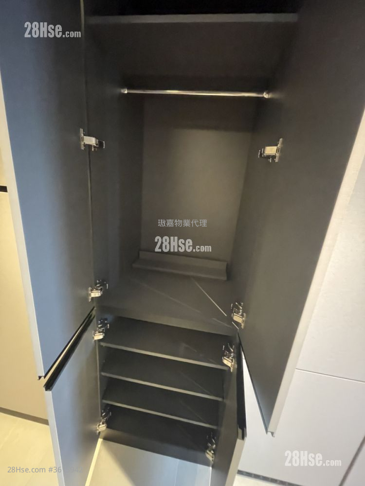 Cullinan Sky Rental Studio , 1 Bathroom 240 ft² ( 22.3 m² ) Cullinan Sky Rental Studio , 1 Bathroom 240 ft² ( 22.3 m² )