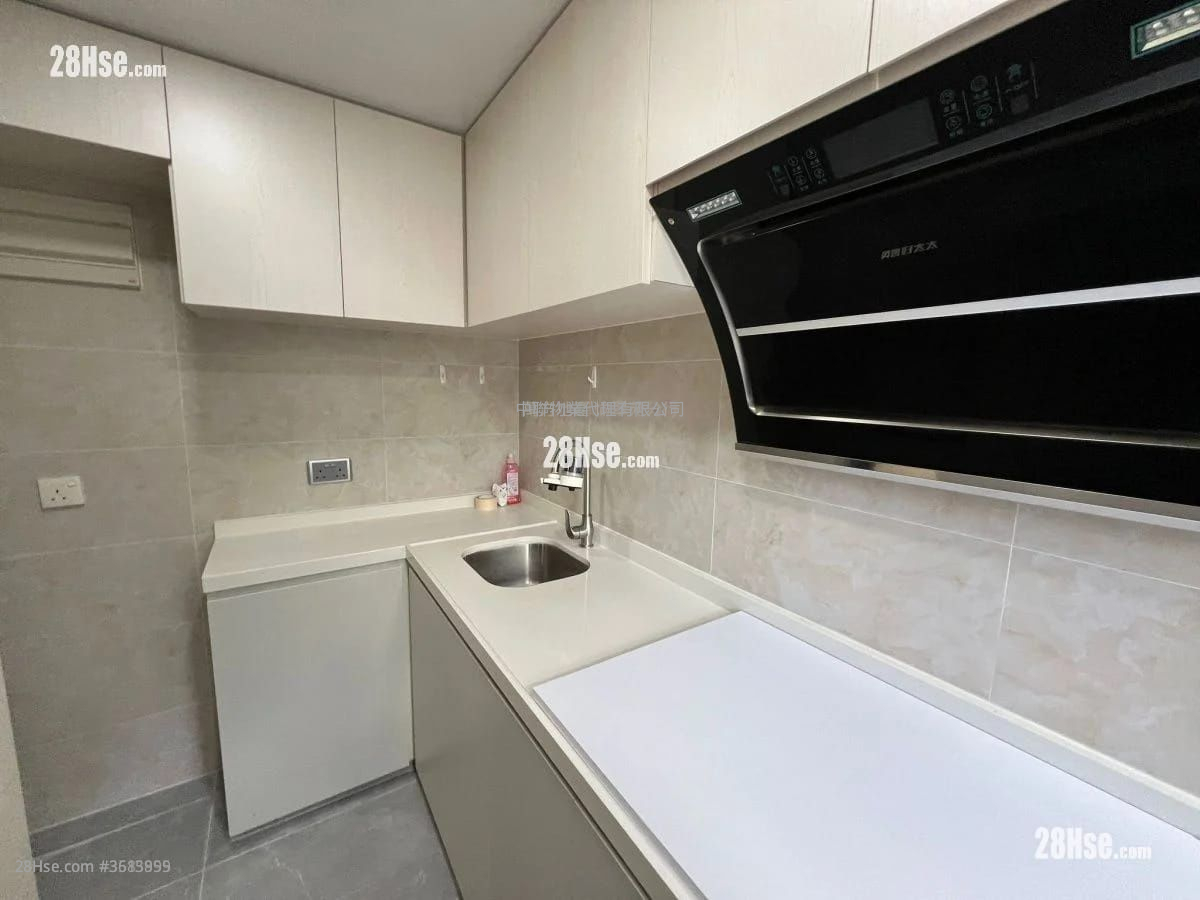 Kwong Yuen Estate Sell 3 Bedrooms , 1 Bathroom 544 ft² ( 50.5 m² ) Kwong Yuen Estate Sell 3 Bedrooms , 1 Bathroom 544 ft² ( 50.5 m² )