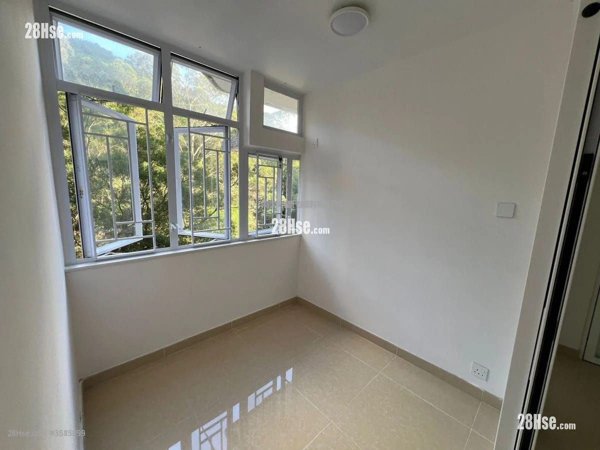 Kwong Yuen Estate Sell 3 Bedrooms , 1 Bathroom 544 ft² ( 50.5 m² ) Kwong Yuen Estate Sell 3 Bedrooms , 1 Bathroom 544 ft² ( 50.5 m² )