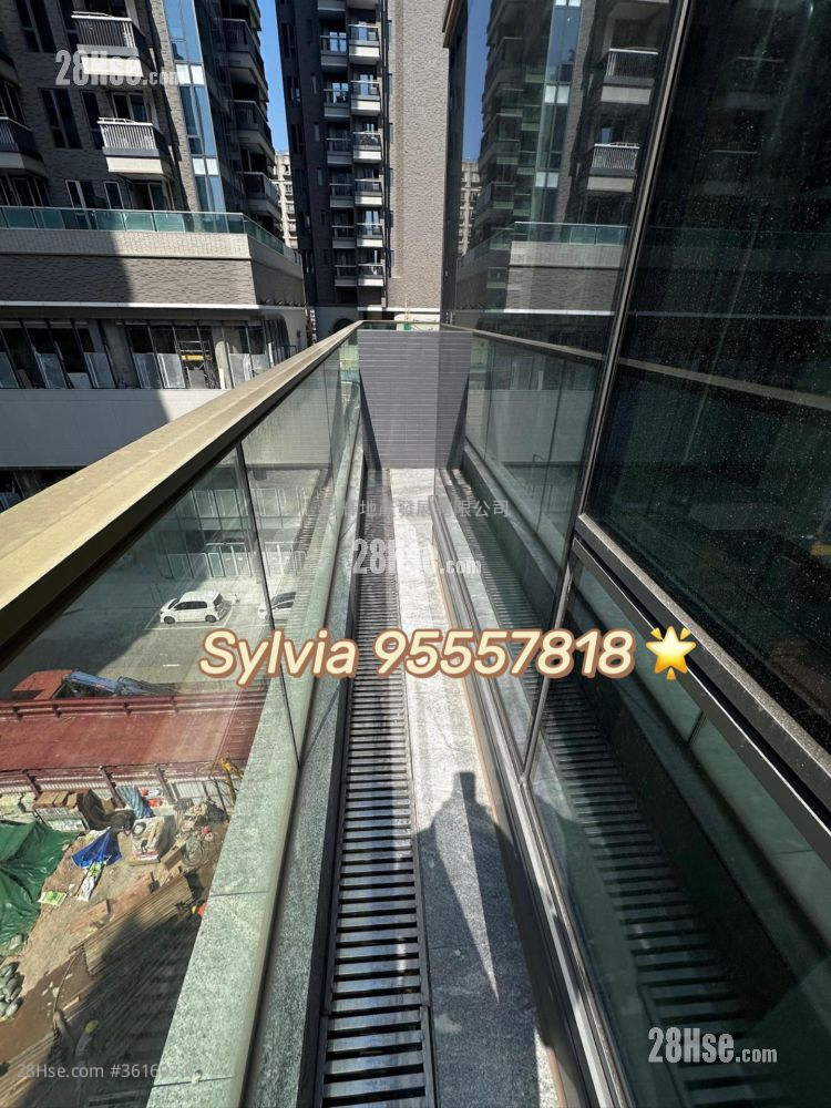 The Vim Sell Studio , 1 Bathroom 191 ft² ( 17.7 m² ) The Vim Sell Studio , 1 Bathroom 191 ft² ( 17.7 m² )