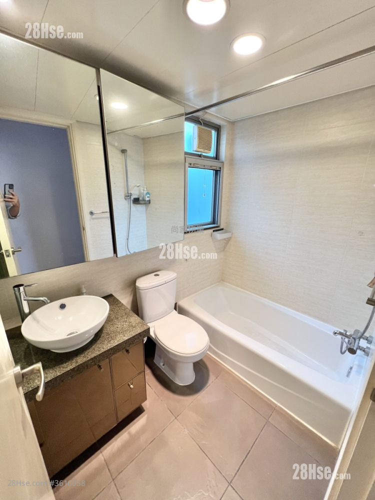 Fiori Sell 3 Bedrooms , 3 Bathrooms 850 ft² ( 79.0 m² ) Fiori Sell 3 Bedrooms , 3 Bathrooms 850 ft² ( 79.0 m² )