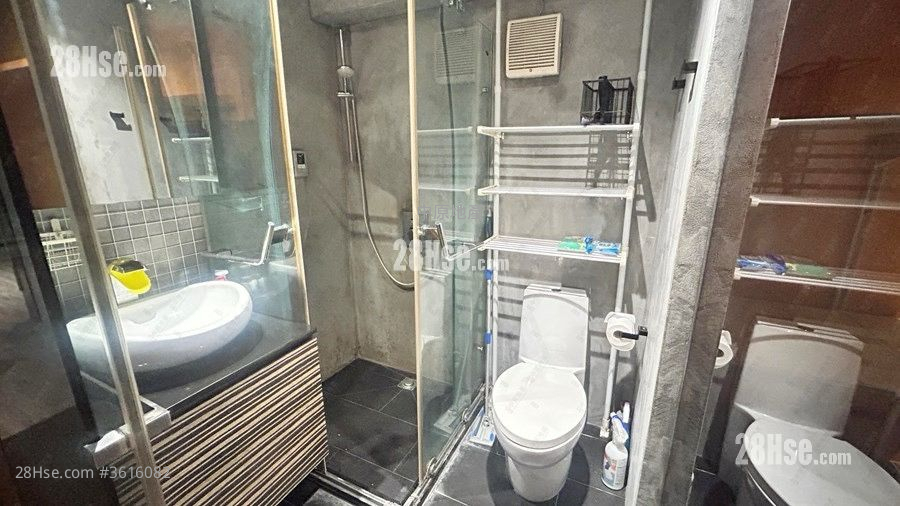 Kingswood Villas Sell 3 Bedrooms 633 ft² ( 58.8 m² ) Kingswood Villas Sell 3 Bedrooms 633 ft² ( 58.8 m² )