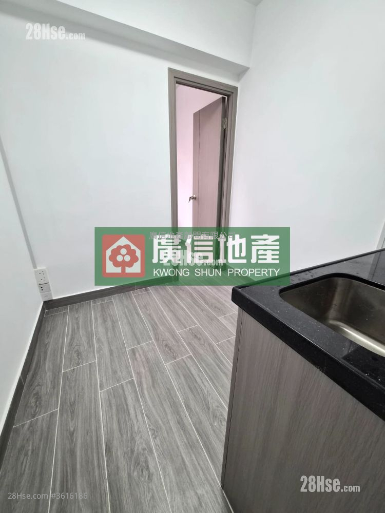 中兴楼 租盘 1 房 , 1 浴室 180 平方尺 ( 16.7 平方米 ) 中兴楼 租盘 1 房 , 1 浴室 180 平方尺 ( 16.7 平方米 )