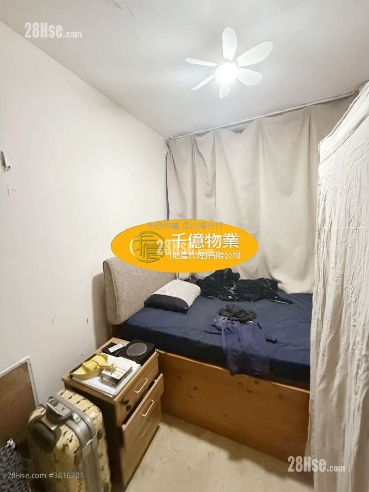 李郑屋邨 售盘 443 平方尺 ( 41.2 平方米 ) 李郑屋邨 售盘 443 平方尺 ( 41.2 平方米 )