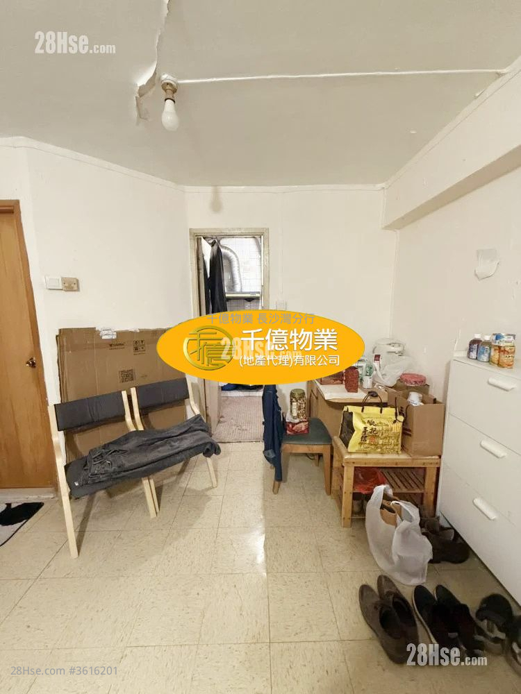 李郑屋邨 售盘 443 平方尺 ( 41.2 平方米 ) 李郑屋邨 售盘 443 平方尺 ( 41.2 平方米 )