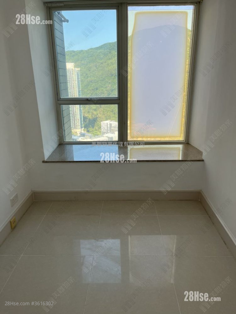 Le Prestige Sell 3 Bedrooms 728 ft² ( 67.6 m² ) Le Prestige Sell 3 Bedrooms 728 ft² ( 67.6 m² )