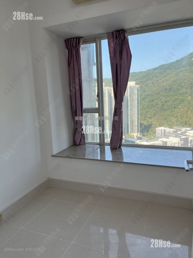 Le Prestige Sell 3 Bedrooms 728 ft² ( 67.6 m² ) Le Prestige Sell 3 Bedrooms 728 ft² ( 67.6 m² )
