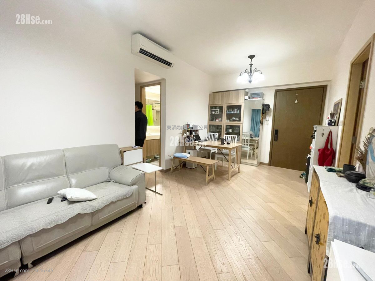 The Visionary Sell 2 Bedrooms , 1 Bathroom 702 ft² ( 65.2 m² )