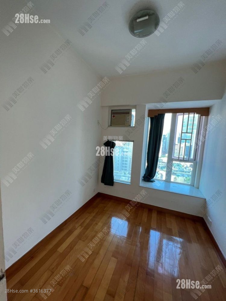 The Blue Yard Sell 2 Bedrooms , 1 Bathroom 605 ft² ( 56.2 m² ) The Blue Yard Sell 2 Bedrooms , 1 Bathroom 605 ft² ( 56.2 m² )