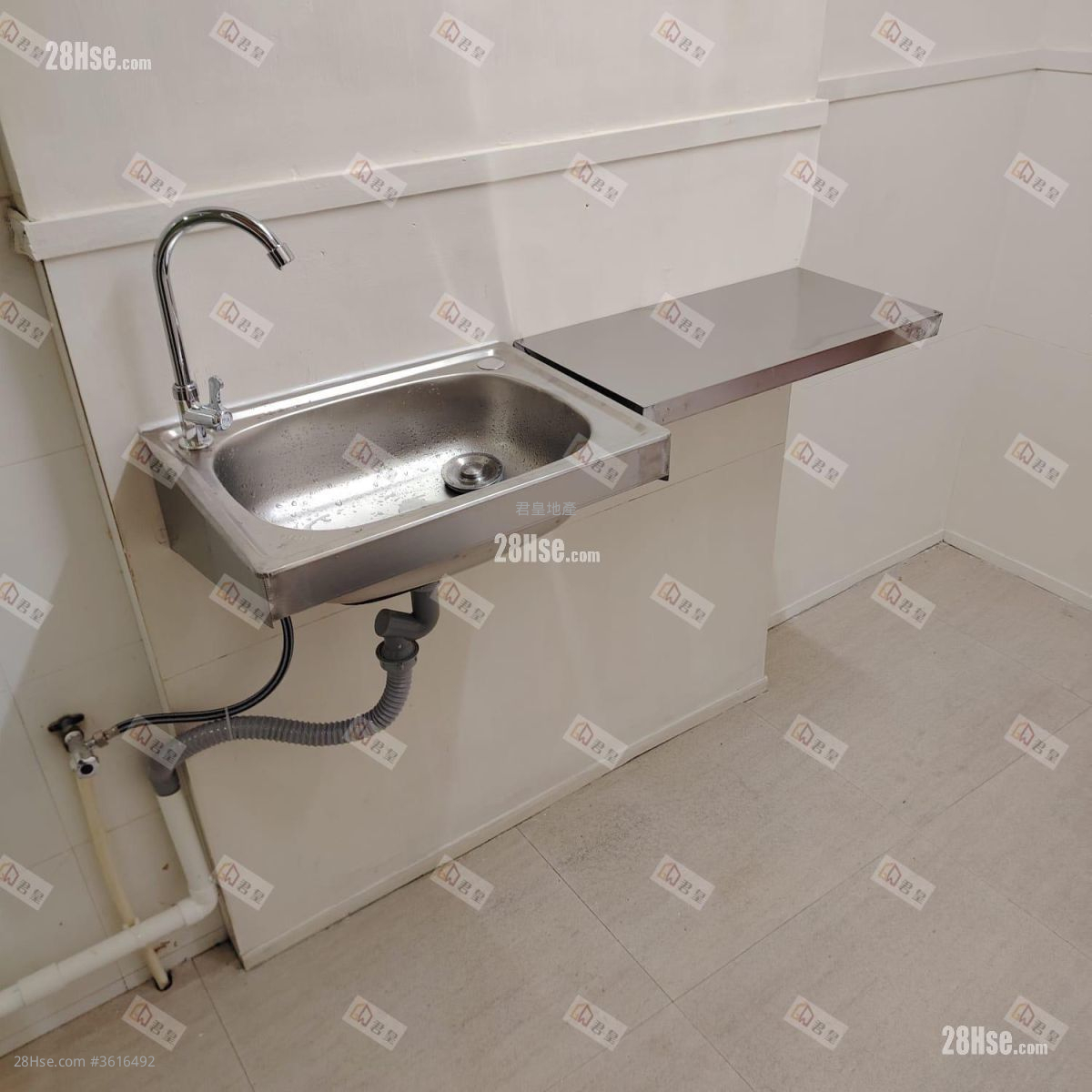 民兴大楼 租盘 1 房 , 1 浴室 140 平方尺 ( 13.0 平方米 ) 民兴大楼 租盘 1 房 , 1 浴室 140 平方尺 ( 13.0 平方米 )