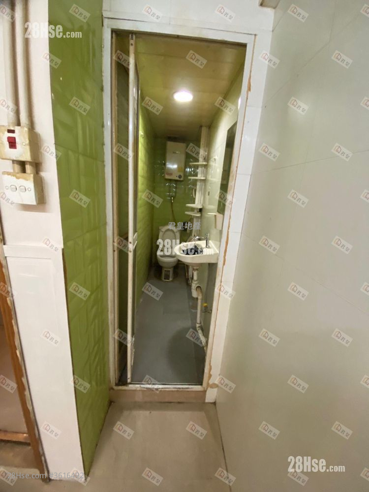 民兴大楼 租盘 1 房 , 1 浴室 140 平方尺 ( 13.0 平方米 ) 民兴大楼 租盘 1 房 , 1 浴室 140 平方尺 ( 13.0 平方米 )