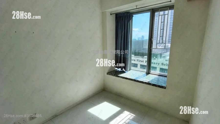 City Point Sell 3 Bedrooms , 2 Bathrooms 664 ft² ( 61.7 m² ) City Point Sell 3 Bedrooms , 2 Bathrooms 664 ft² ( 61.7 m² )
