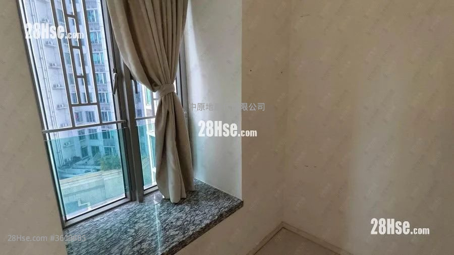 City Point Sell 3 Bedrooms , 2 Bathrooms 664 ft² ( 61.7 m² ) City Point Sell 3 Bedrooms , 2 Bathrooms 664 ft² ( 61.7 m² )