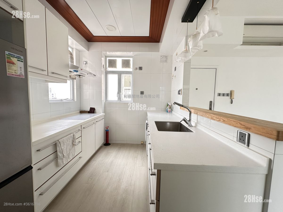 乐林园 租盘 3 房 , 2 浴室 1,058 平方尺 ( 98.3 平方米 ) 乐林园 租盘 3 房 , 2 浴室 1,058 平方尺 ( 98.3 平方米 )