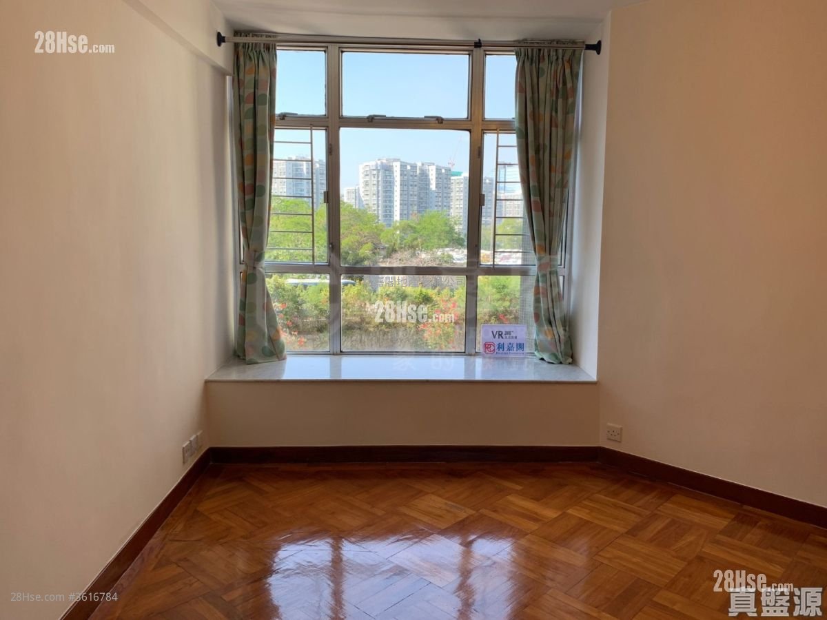 Sceneway Garden Rental 3 Bedrooms , 2 Bathrooms 720 ft² ( 66.9 m² )