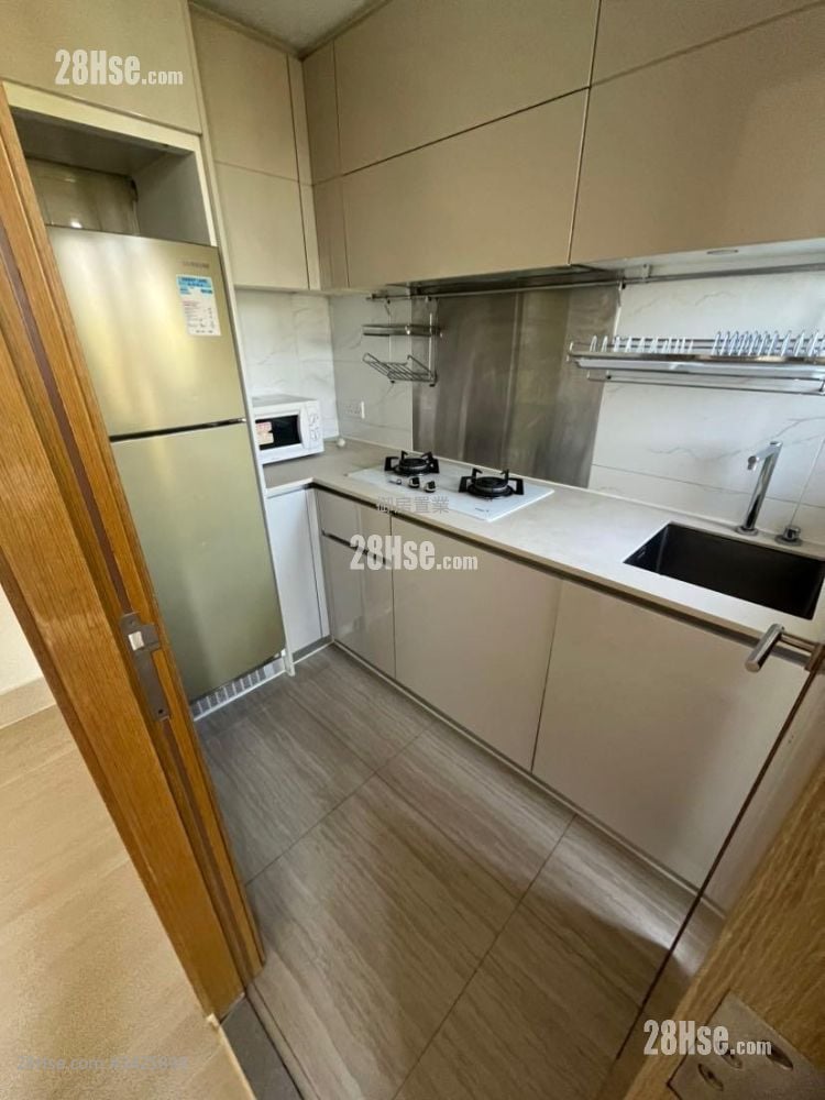 The Reach Rental 2 Bedrooms , 1 Bathroom 440 ft² ( 40.9 m² )