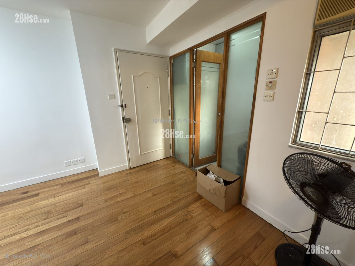Wai Ching Court Sell 1 Bedroom , 1 Bathroom 270 ft² ( 25.1 m² ) Wai Ching Court Sell 1 Bedroom , 1 Bathroom 270 ft² ( 25.1 m² )