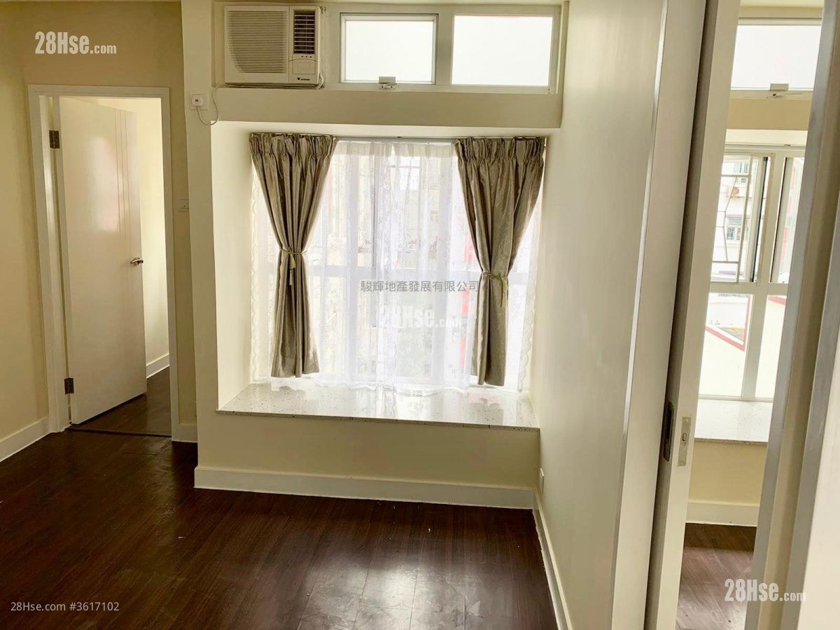 Wing Tai Building Sell 2 Bedrooms , 1 Bathroom 367 ft² ( 34.1 m² ) Wing Tai Building Sell 2 Bedrooms , 1 Bathroom 367 ft² ( 34.1 m² )