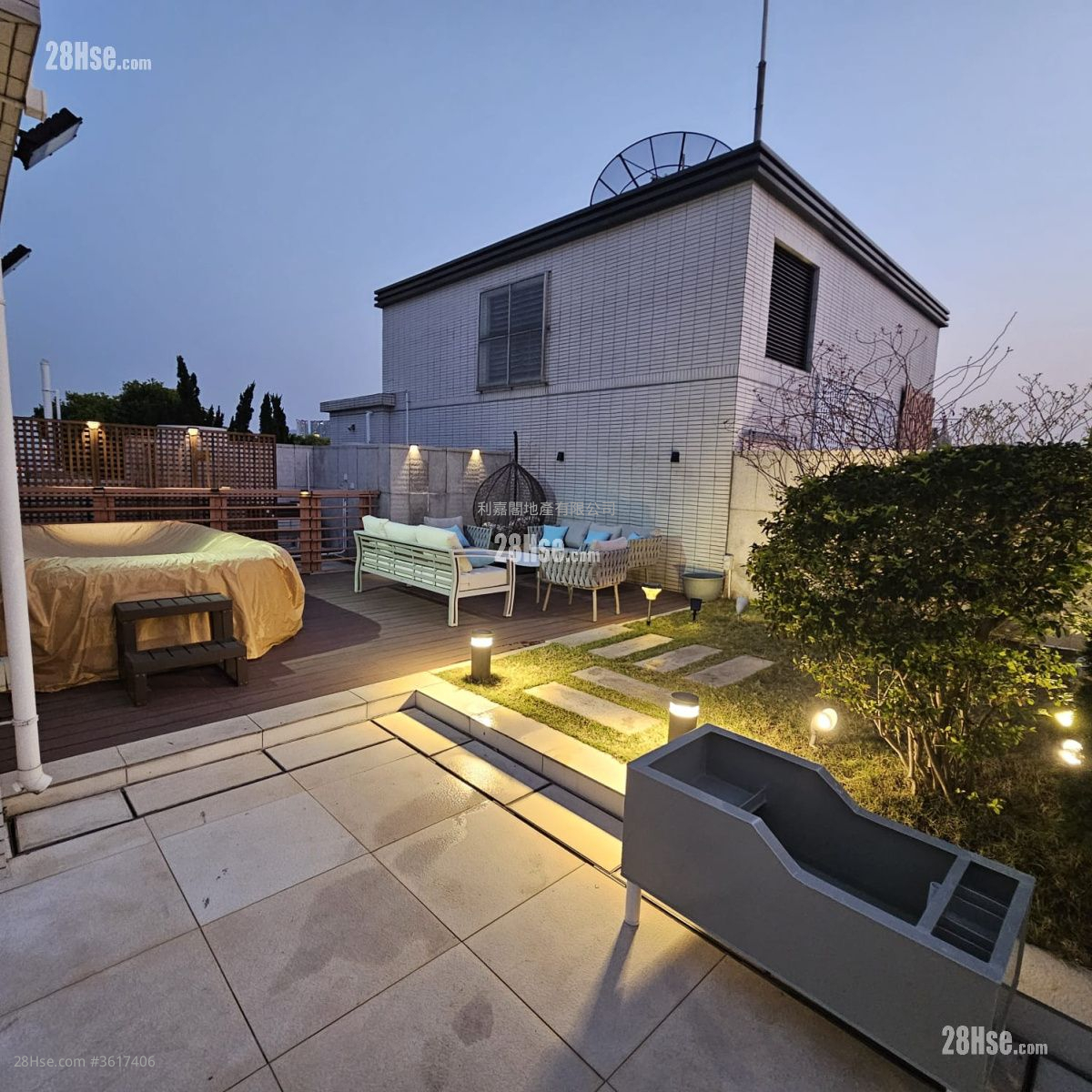 贤文礼士 售盘 3 房 1,534 平方尺 ( 142.5 平方米 ) 贤文礼士 售盘 3 房 1,534 平方尺 ( 142.5 平方米 )