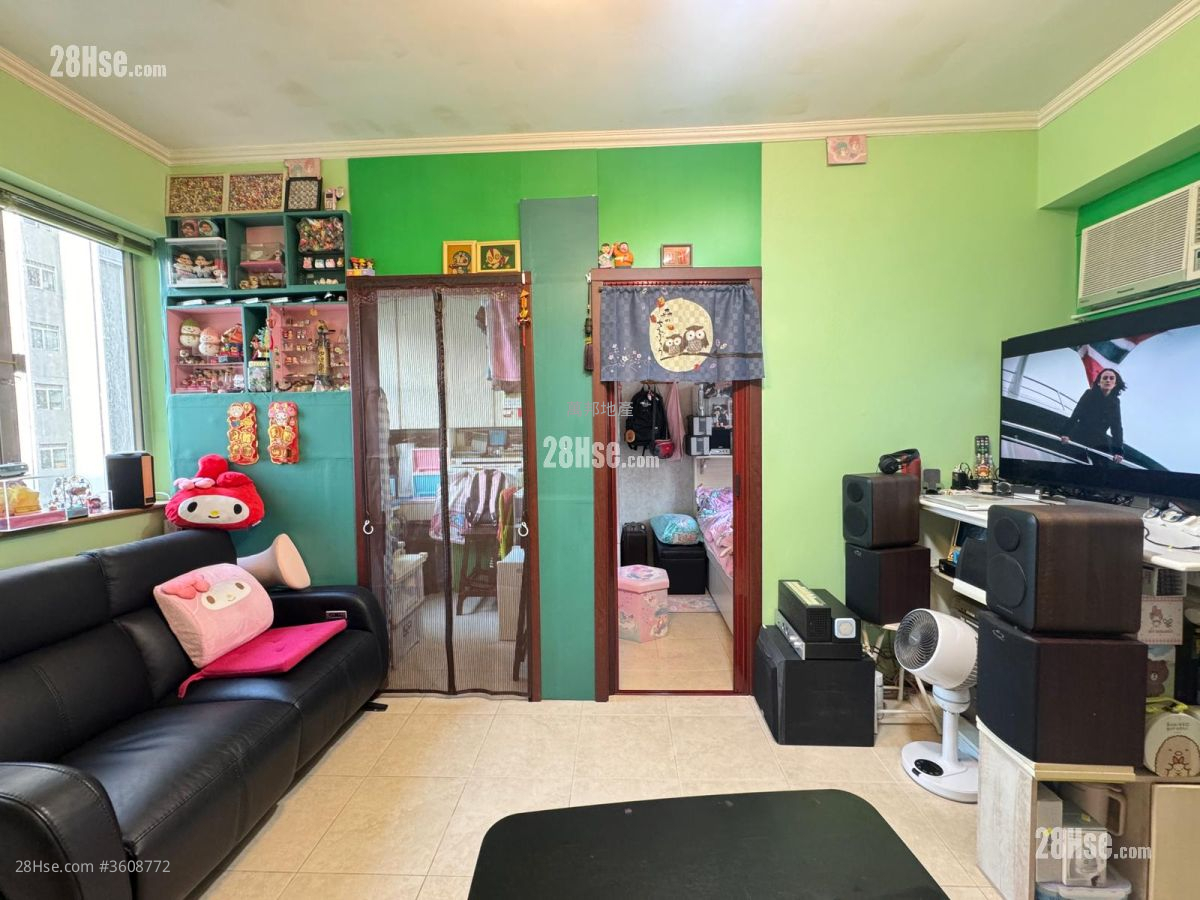 Sunny Court Sell 2 Bedrooms , 1 Bathroom 340 ft² ( 31.6 m² ) Sunny Court Sell 2 Bedrooms , 1 Bathroom 340 ft² ( 31.6 m² )