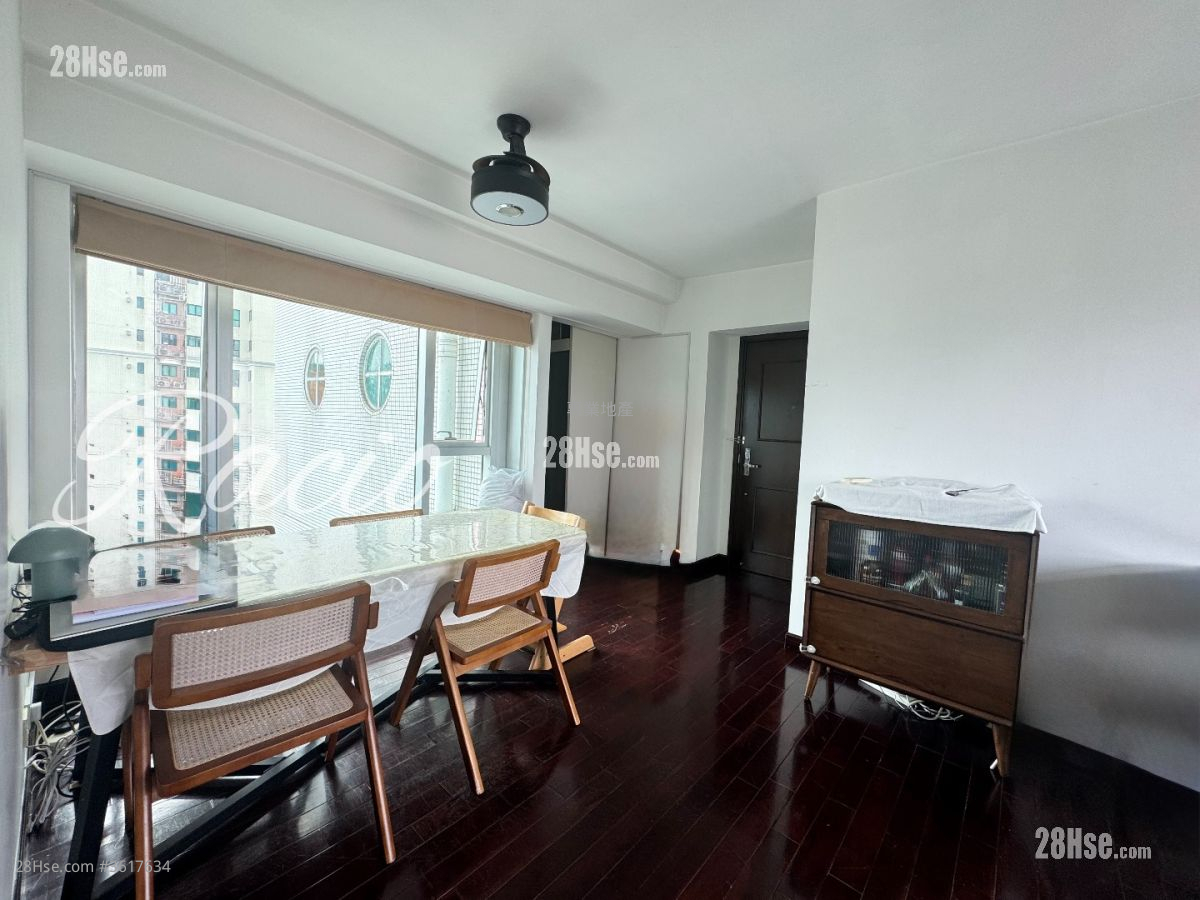 Cherry Crest Rental 2 Bedrooms , 2 Bathrooms 772 ft² ( 71.7 m² ) Cherry Crest Rental 2 Bedrooms , 2 Bathrooms 772 ft² ( 71.7 m² )