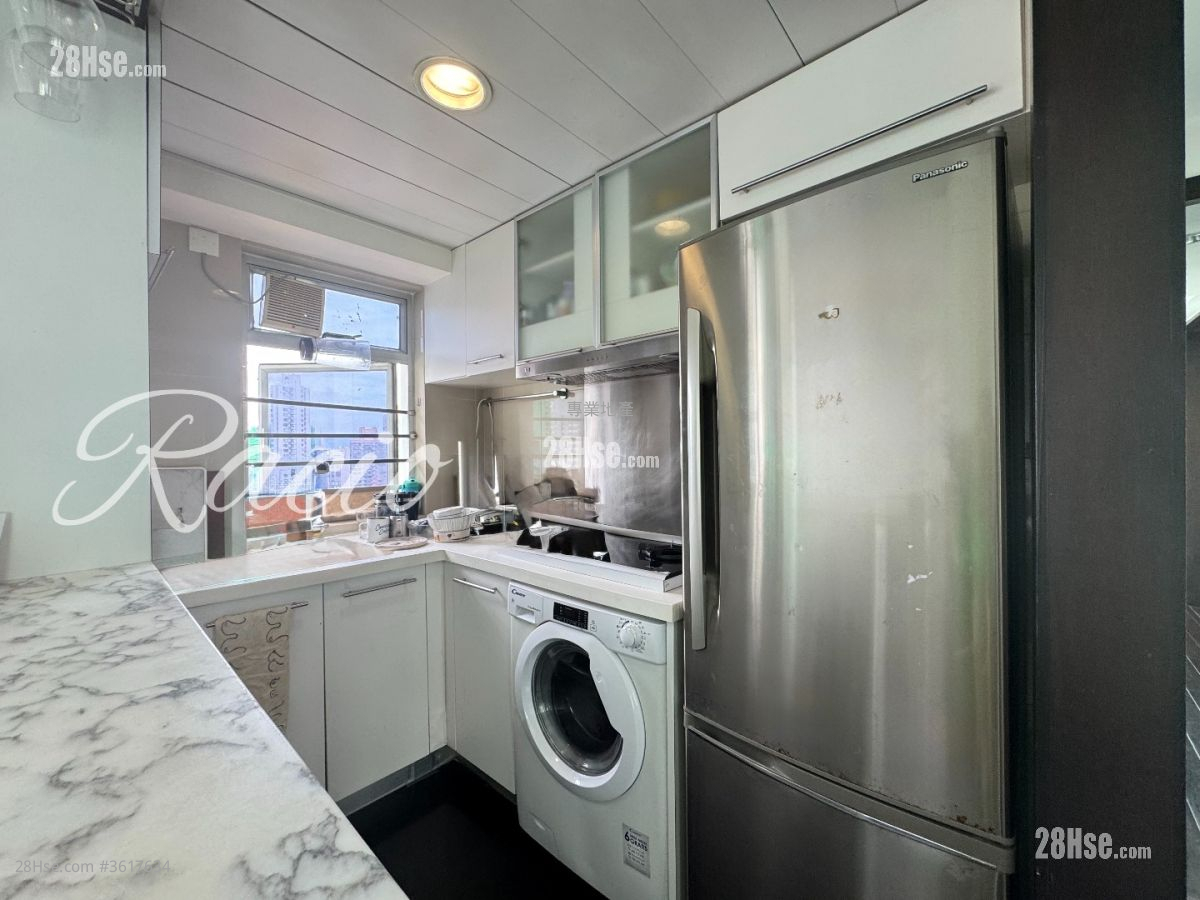Cherry Crest Rental 2 Bedrooms , 2 Bathrooms 772 ft² ( 71.7 m² ) Cherry Crest Rental 2 Bedrooms , 2 Bathrooms 772 ft² ( 71.7 m² )