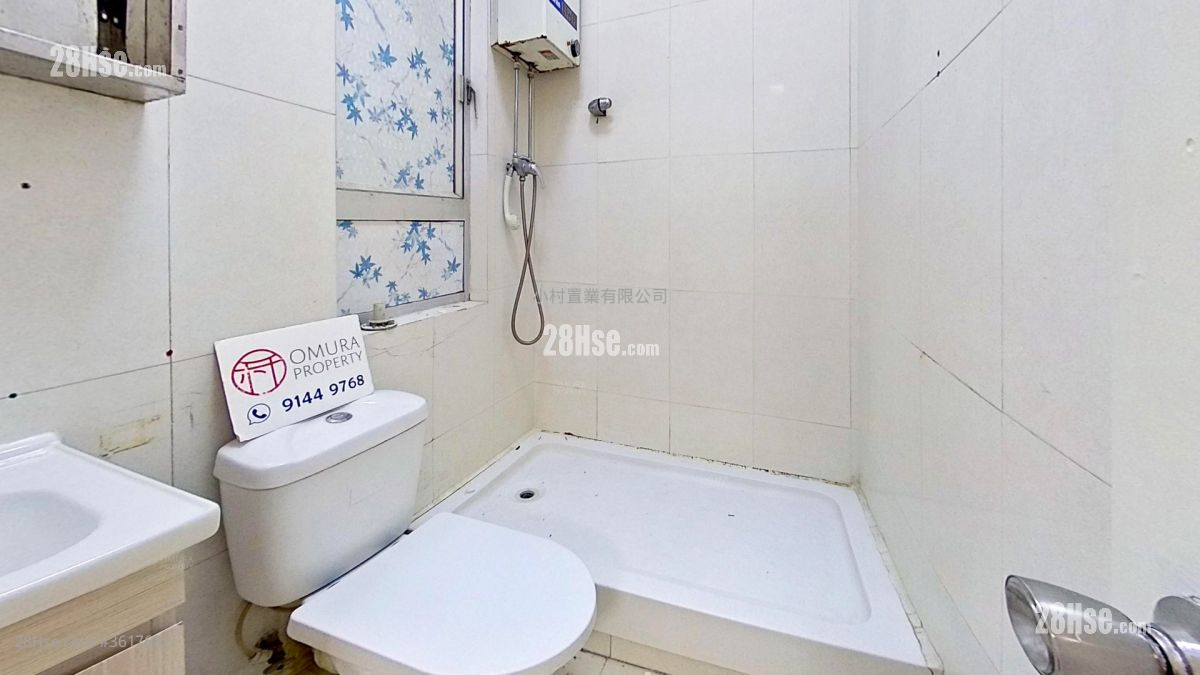 浴室: 欢乐楼 租盘 3 房 , 1 浴室 407 平方尺 ( 37.8 平方米 ) 浴室: 欢乐楼 租盘 3 房 , 1 浴室 407 平方尺 ( 37.8 平方米 )