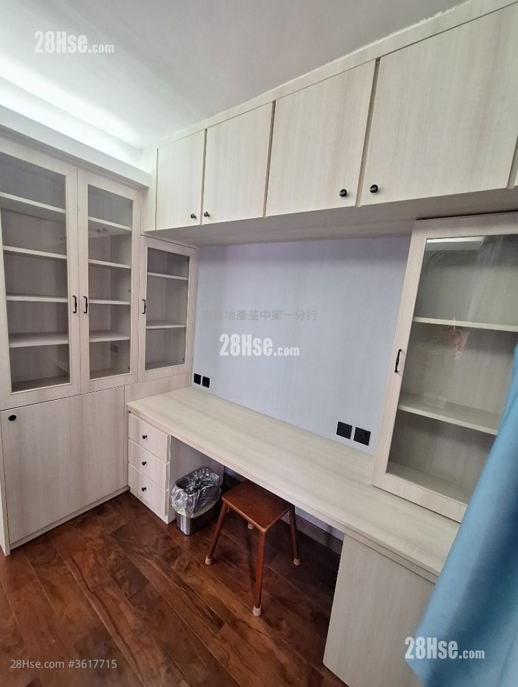 Tsuen Wan Centre Rental 2 Bedrooms , 1 Bathroom 449 ft² ( 41.7 m² ) Tsuen Wan Centre Rental 2 Bedrooms , 1 Bathroom 449 ft² ( 41.7 m² )