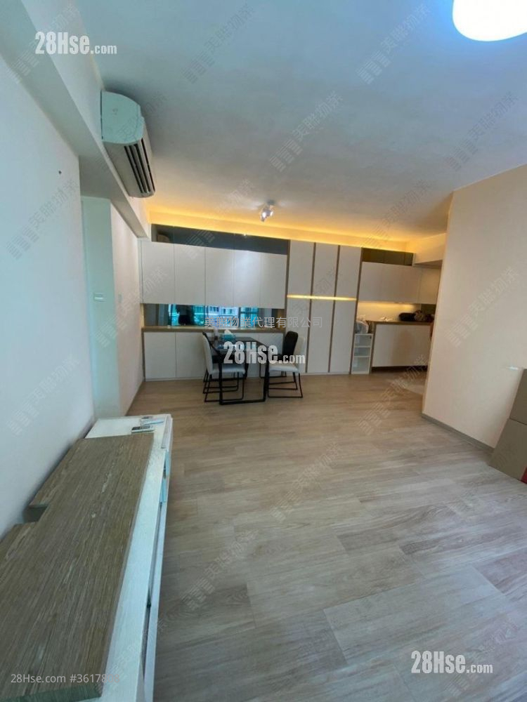 Metro Town Sell 4 Bedrooms , 2 Bathrooms 894 ft² ( 83.1 m² ) Metro Town Sell 4 Bedrooms , 2 Bathrooms 894 ft² ( 83.1 m² )