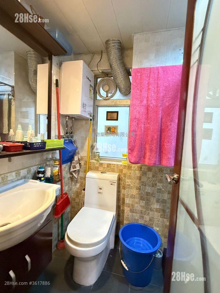 Hung Yip Building Sell 2 Bedrooms , 1 Bathroom 473 ft² ( 43.9 m² ) Hung Yip Building Sell 2 Bedrooms , 1 Bathroom 473 ft² ( 43.9 m² )