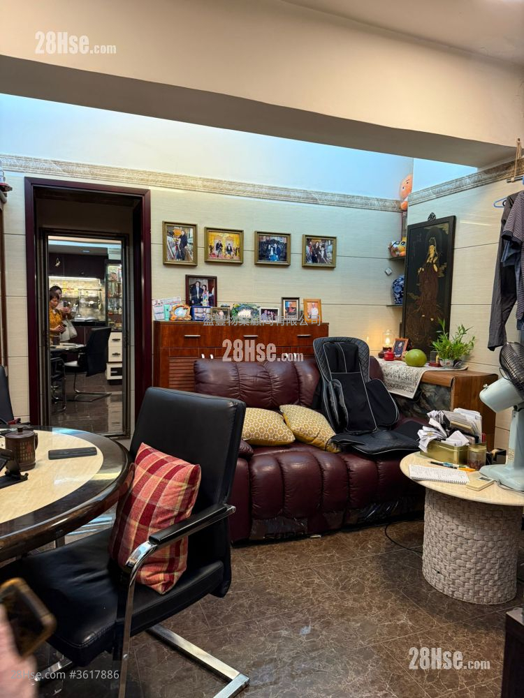 Hung Yip Building Sell 2 Bedrooms , 1 Bathroom 473 ft² ( 43.9 m² ) Hung Yip Building Sell 2 Bedrooms , 1 Bathroom 473 ft² ( 43.9 m² )