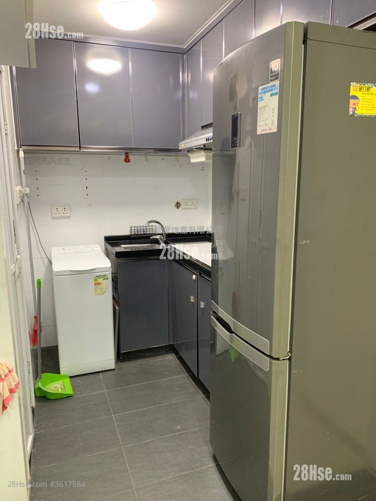 Yick Cheong Building Rental 326 ft² ( 30.3 m² ) Yick Cheong Building Rental 326 ft² ( 30.3 m² )