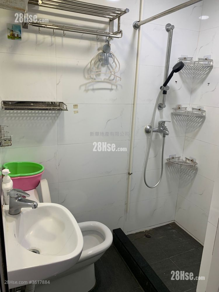 Yick Cheong Building Rental 326 ft² ( 30.3 m² ) Yick Cheong Building Rental 326 ft² ( 30.3 m² )