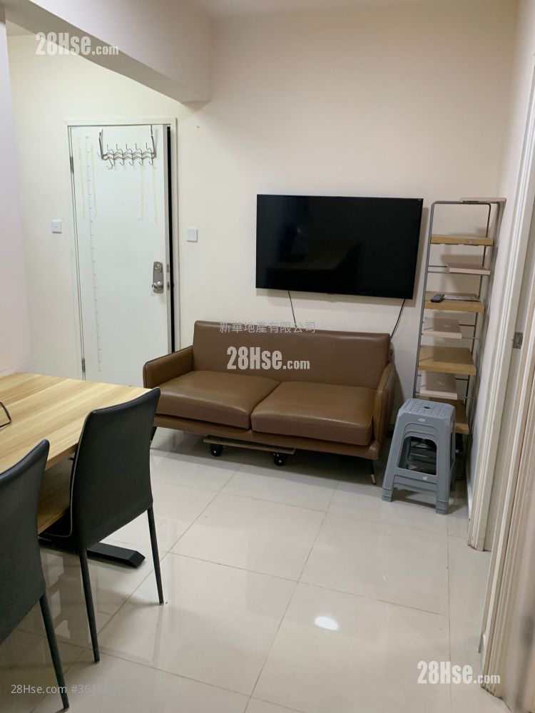 Yick Cheong Building Rental 326 ft² ( 30.3 m² ) Yick Cheong Building Rental 326 ft² ( 30.3 m² )