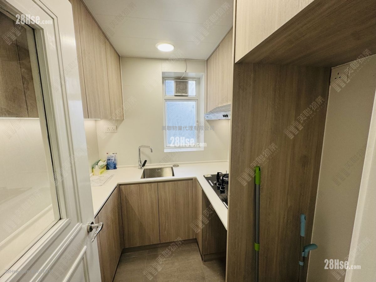 Metro Town Sell 3 Bedrooms , 1 Bathroom 594 ft² ( 55.2 m² ) Metro Town Sell 3 Bedrooms , 1 Bathroom 594 ft² ( 55.2 m² )