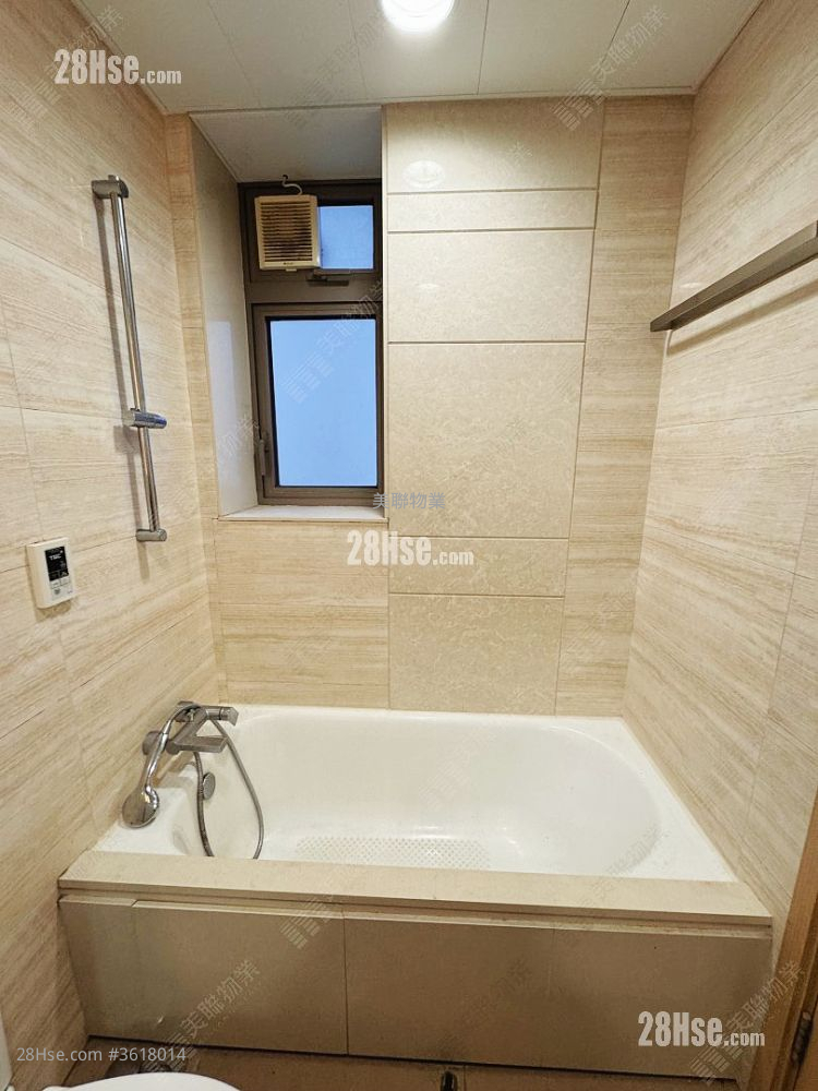 Parc City Rental 2 Bedrooms , 1 Bathroom 522 ft² ( 48.5 m² ) Parc City Rental 2 Bedrooms , 1 Bathroom 522 ft² ( 48.5 m² )