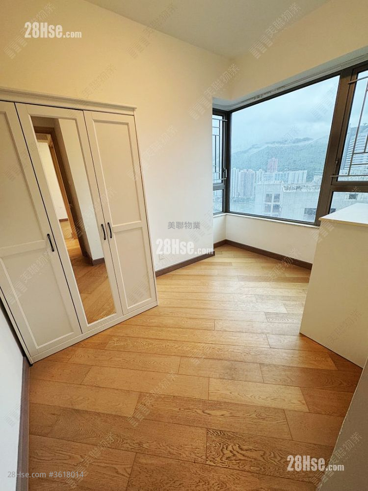 Parc City Rental 2 Bedrooms , 1 Bathroom 522 ft² ( 48.5 m² ) Parc City Rental 2 Bedrooms , 1 Bathroom 522 ft² ( 48.5 m² )