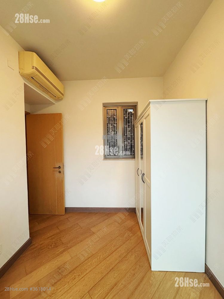 Parc City Rental 2 Bedrooms , 1 Bathroom 522 ft² ( 48.5 m² ) Parc City Rental 2 Bedrooms , 1 Bathroom 522 ft² ( 48.5 m² )