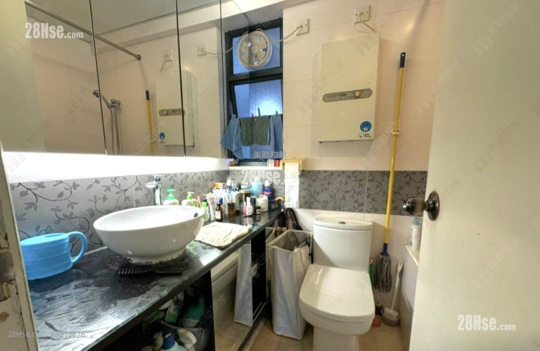 Hang King Garden Sell 2 Bedrooms , 1 Bathroom 452 ft² ( 42.0 m² ) Hang King Garden Sell 2 Bedrooms , 1 Bathroom 452 ft² ( 42.0 m² )