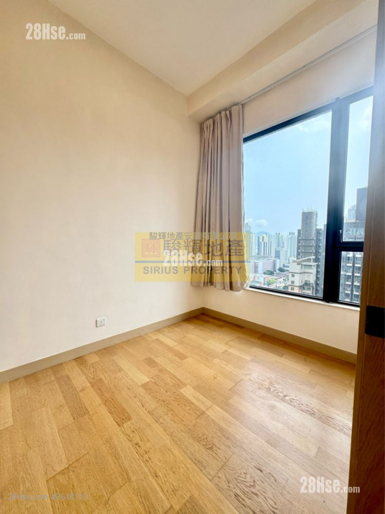 The Amused Sell 2 Bedrooms , 1 Bathroom 405 ft² ( 37.6 m² ) The Amused Sell 2 Bedrooms , 1 Bathroom 405 ft² ( 37.6 m² )