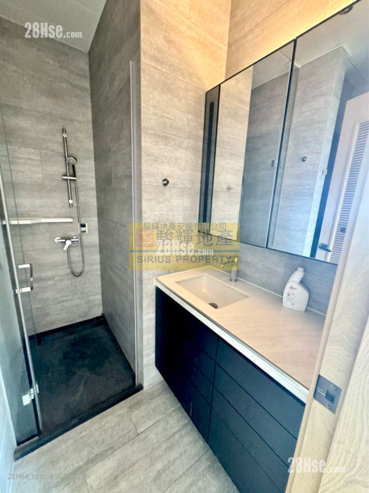 The Amused Sell 2 Bedrooms , 1 Bathroom 405 ft² ( 37.6 m² ) The Amused Sell 2 Bedrooms , 1 Bathroom 405 ft² ( 37.6 m² )